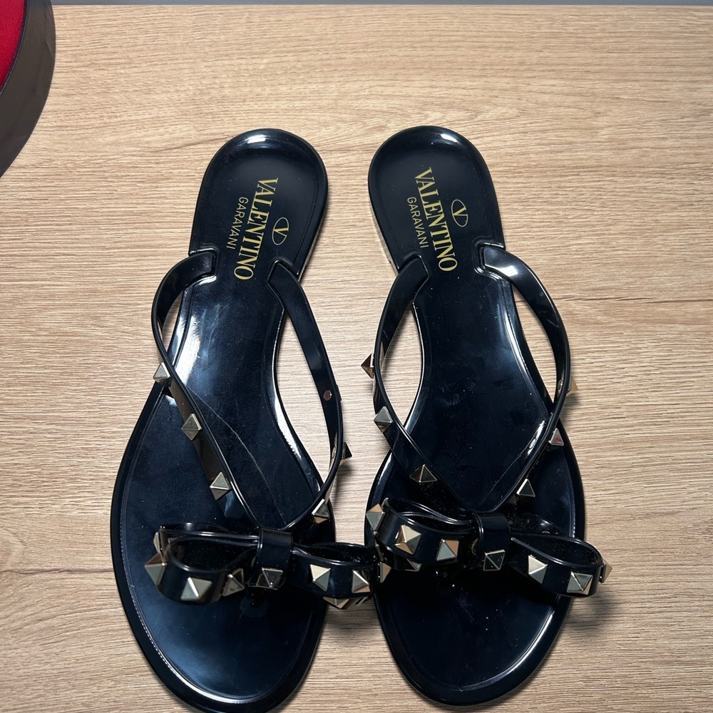 Valentino Black Jelly Sandals with Gold Rockstud Bow - Picture 3 of 6
